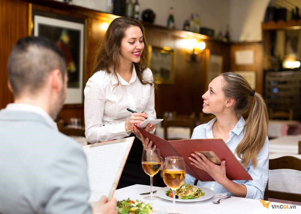 Cuộc hội thoại tiếng Anh theo chủ đề trong nhà hàng | ELSA Speak