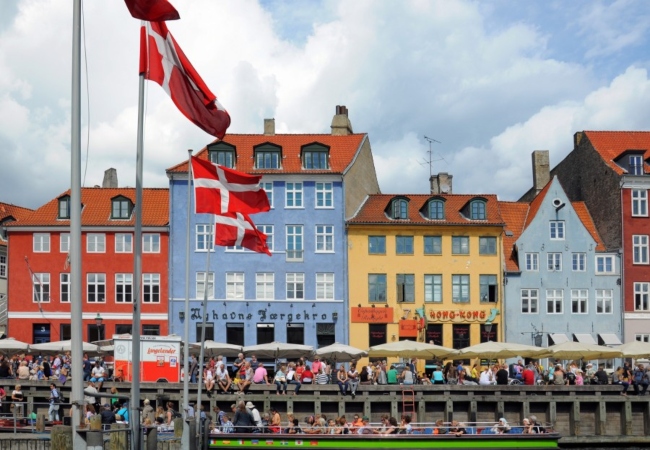 Đan Mạch trong tiếng Anh là Denmark | ELSA Speak