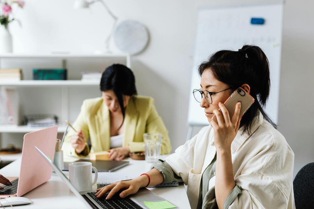 Các tình huống giao tiếp tiếng Anh qua điện thoại khi bạn là người nghe