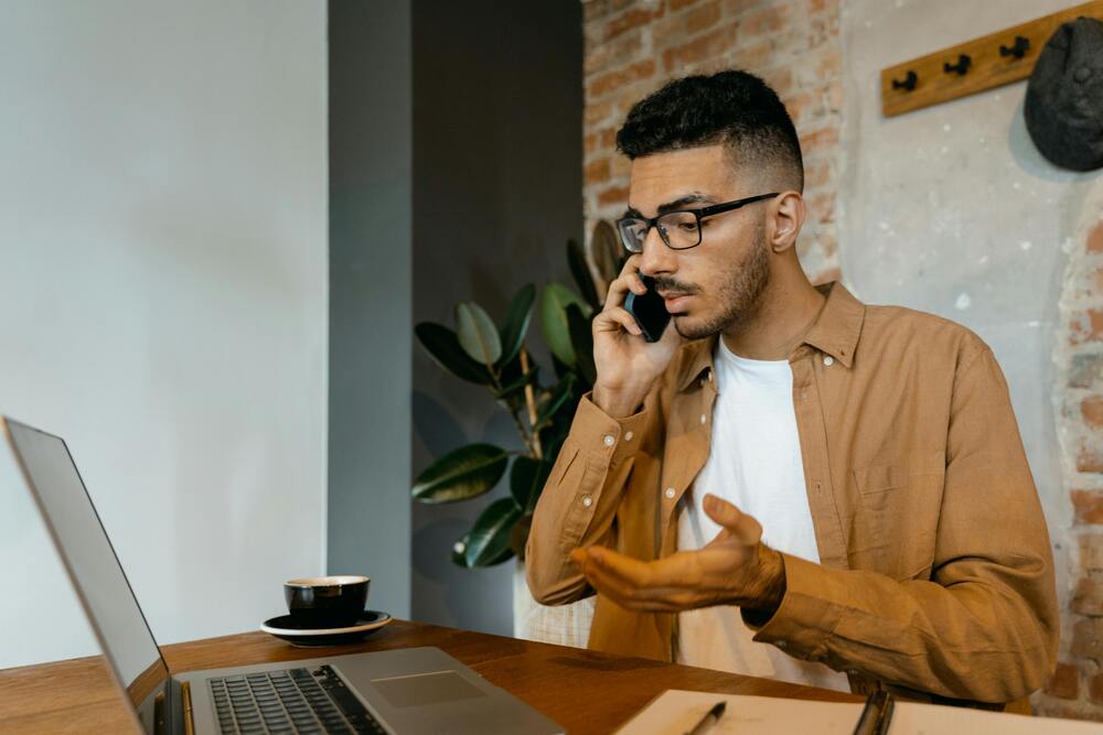 Các tình huống giao tiếp tiếng Anh qua điện thoại khi bạn là người gọi