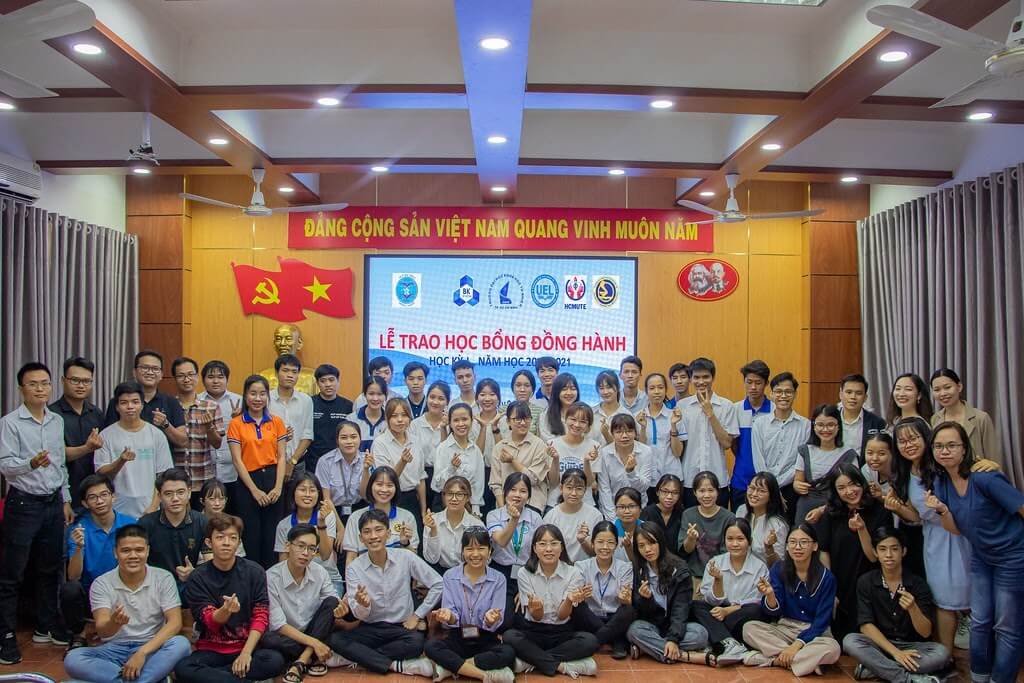 Quỹ Học Bổng Đồng Hành hợp tác với ELSA Speak nâng cao năng lực tiếng Anh cho sinh viên Việt Nam có hoàn cảnh khó khăn