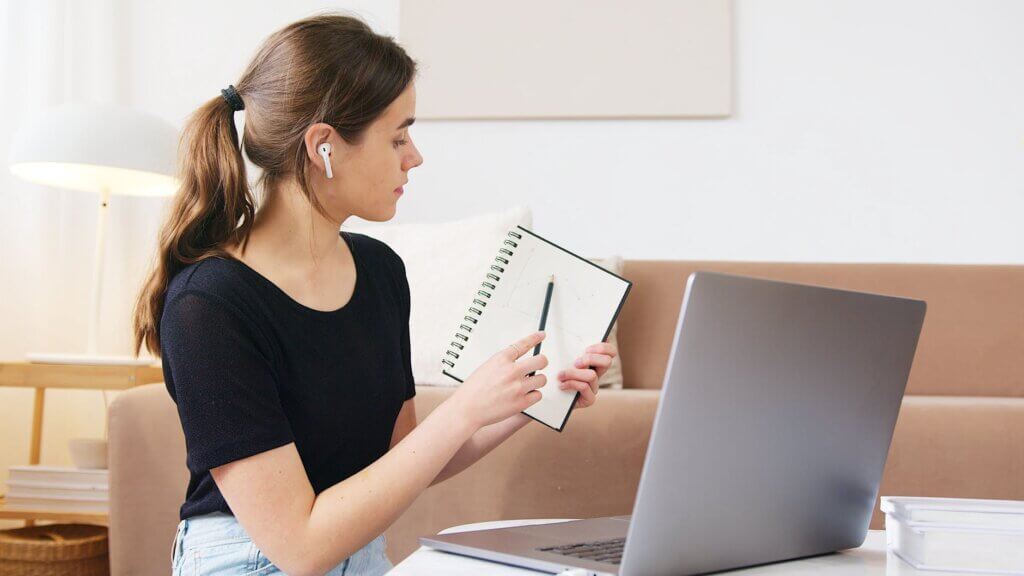 Vì sao cần phải học các từ đánh trọng âm đặc biệt trong tiếng Anh | ELSA Speak