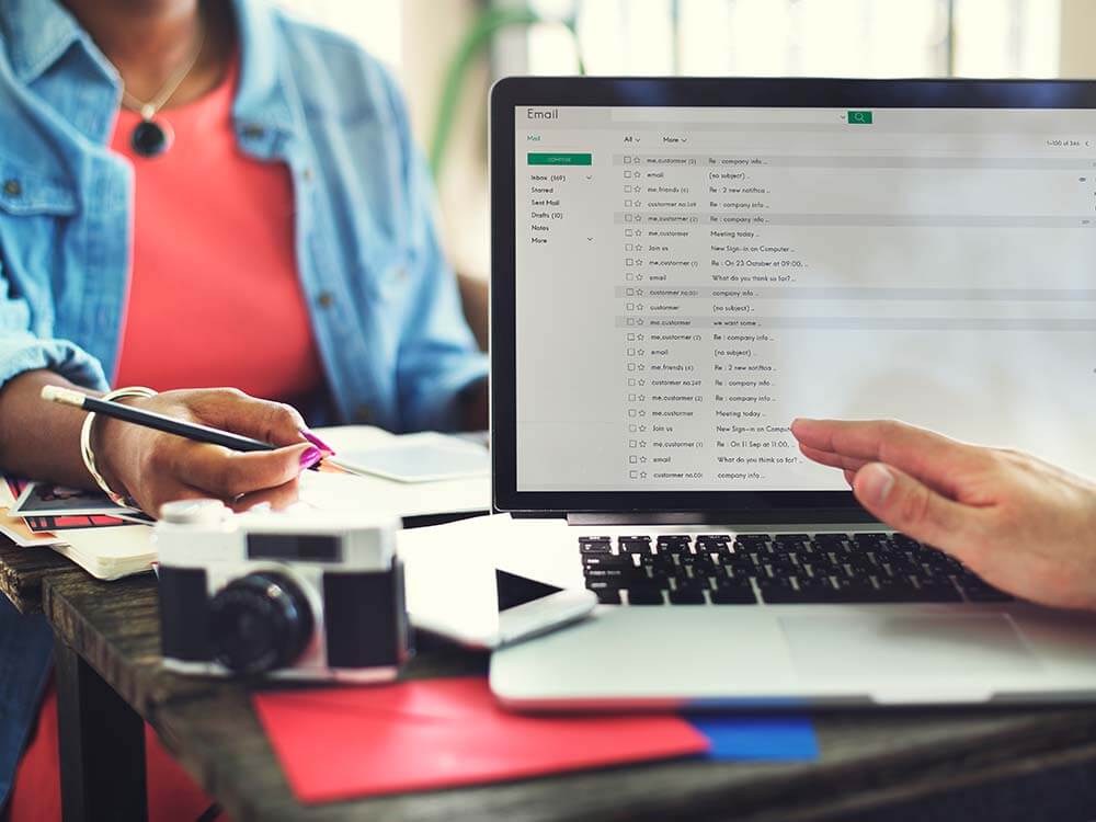 Mẫu email xin lỗi khách hàng vì giao hàng chậm trễ