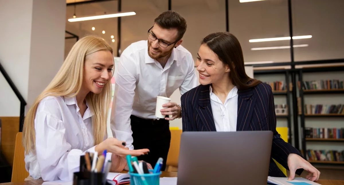 13 Đoạn hội thoại tiếng Anh giao tiếp theo chủ đề cơ bản nhất