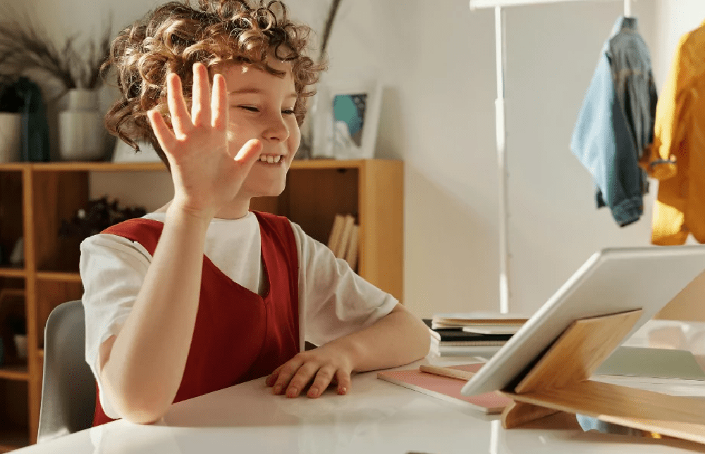 Trạng từ trong tiếng Anh (Adverbs): Phân loại, Cách dùng và Bài tập có đáp án
