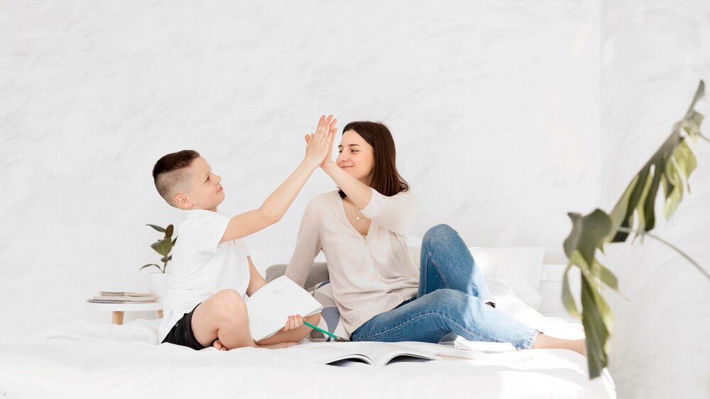 Dạy con học đánh vần tiếng Anh từ nhỏ giúp con tăng khả năng giao tiếp và sự tự tin của con.