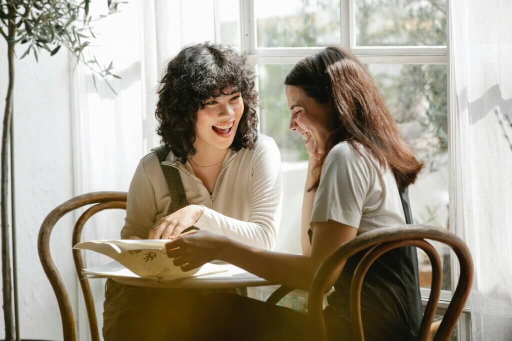 Phát âm đúng là yếu tố cần để học giao tiếp tiếng Anh tốt | ELSA Speak